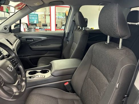Used 2024 Honda Ridgeline Sport image 8