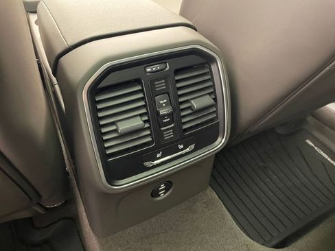 New 2026 Porsche Macan AWD/4WD image 16