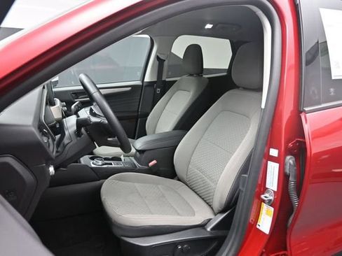 Used 2022 Ford Escape SE w/ SE Sport Appearance Package FWD image 17