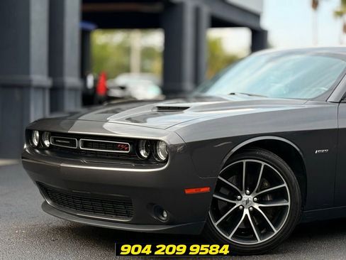 Used 2018 Dodge Challenger R/T w/ Performance Handling Group RWD image 2
