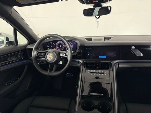 New 2025 Porsche Panamera image 19