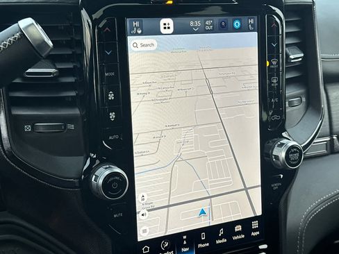 Used 2024 RAM 2500 Limited image 18