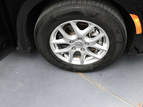 Used 2024 Chrysler Voyager LX FWD image 10