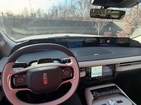 New 2026 Lincoln Navigator L Reserve AWD/4WD image 30