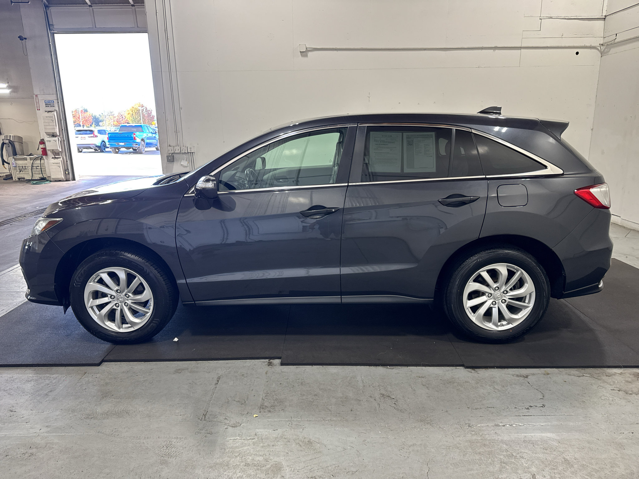 Used 2016 Acura RDX w/ Technology Package AWD/4WD image 4