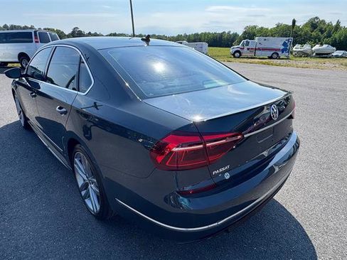 Used 2017 Volkswagen Passat 1.8T R-Line FWD image 32
