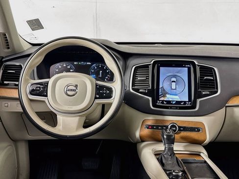Used 2022 Volvo XC90 T6 Momentum w/ Advanced Package AWD/4WD image 13