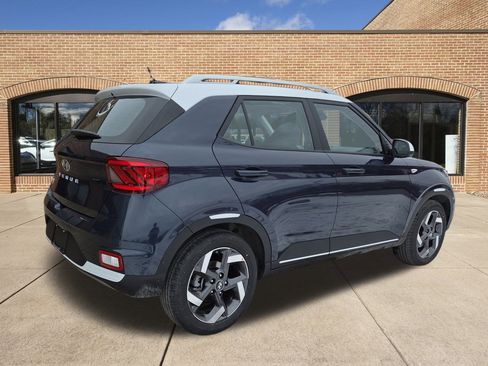 New 2026 Hyundai Venue SEL image 3