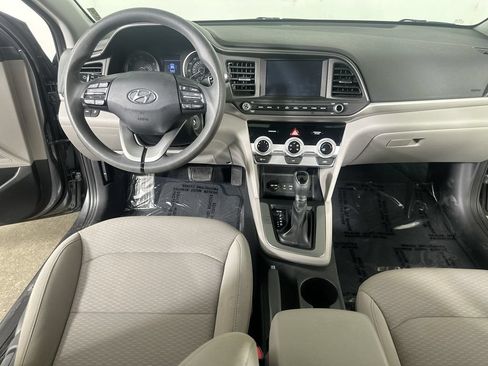 Used 2019 Hyundai Elantra SEL FWD image 19