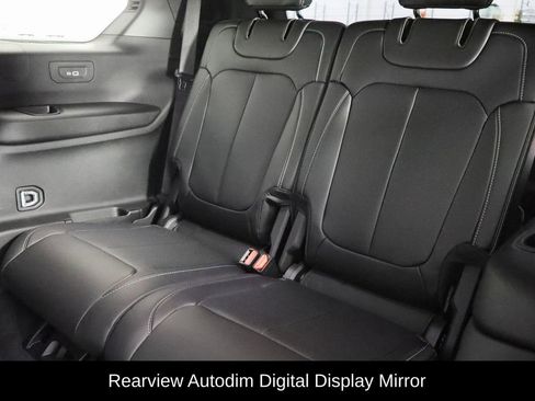 Used 2025 Jeep Grand Cherokee L Limited w/ Luxury Tech Group II image 17