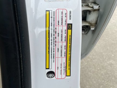 Used 2017 Jeep Grand Cherokee Overland w/ Jeep Active Safety Group AWD/4WD image 32