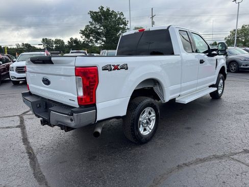 Used 2017 Ford F250 XLT AWD/4WD image 5