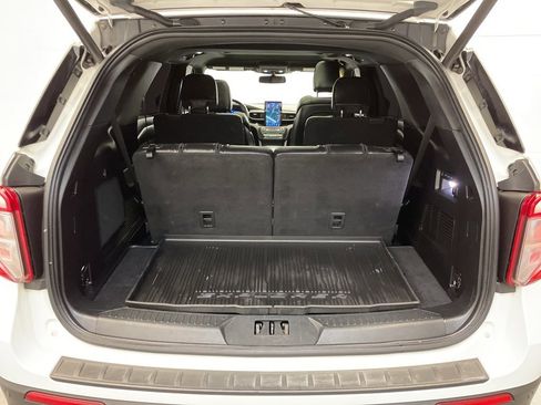 Used 2020 Ford Explorer ST w/ ST Street Pack image 27