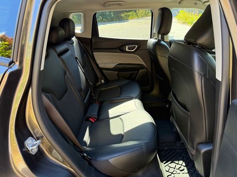 Used 2022 Jeep Compass Latitude image 17