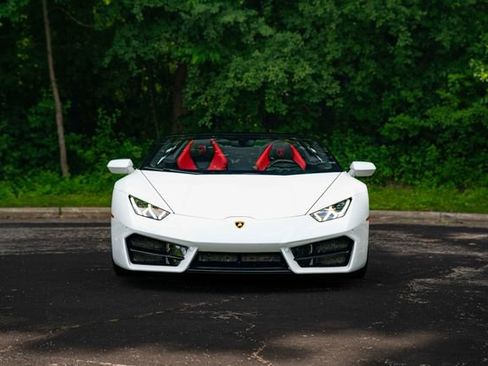Used 2019 Lamborghini Huracan LP 580-2 RWD image 32