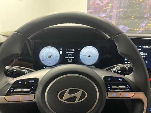 New 2025 Hyundai Elantra Limited image 12