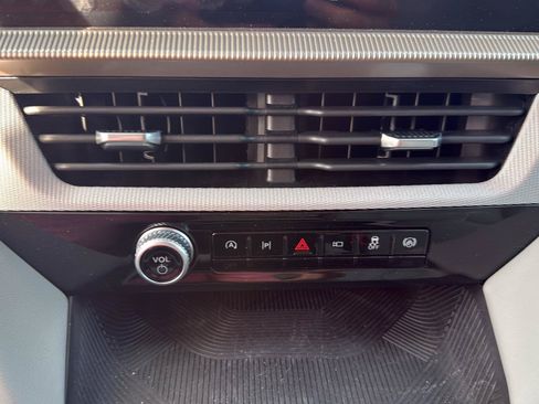 Used 2026 Ford Explorer Active AWD/4WD image 13