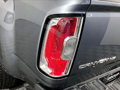 Used 2018 GMC Canyon SLE w/ SLE Convenience Package image 26
