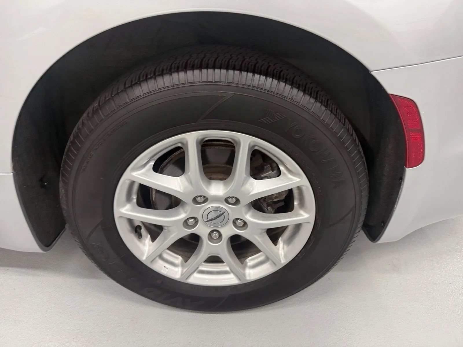 Used 2023 Chrysler Pacifica Touring-L FWD image 41