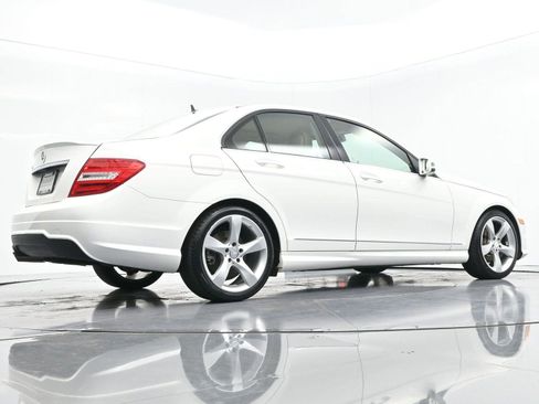 Used 2014 Mercedes-Benz C 250 Luxury image 43