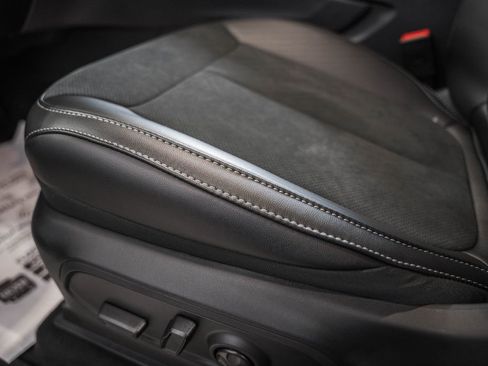 New 2025 Jeep Grand Cherokee Altitude image 33