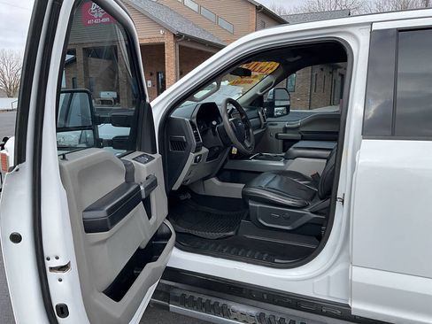 Used 2020 Ford F350 XLT w/ XLT Premium Package image 27