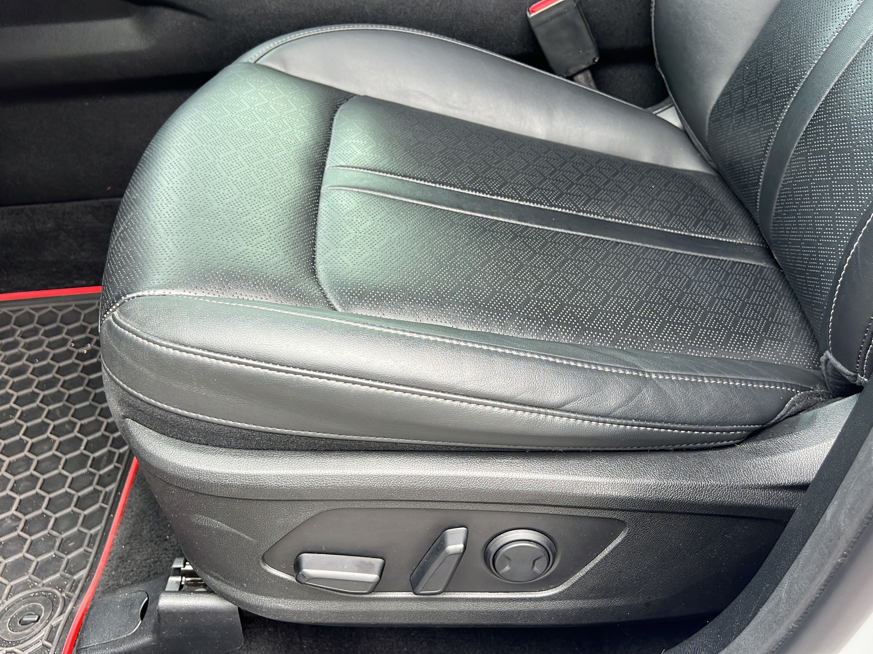 Used 2023 Kia Sorento EX w/ Panoramic Sunroof Package FWD image 18