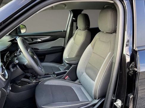Used 2025 Chevrolet TrailBlazer LT AWD/4WD image 24