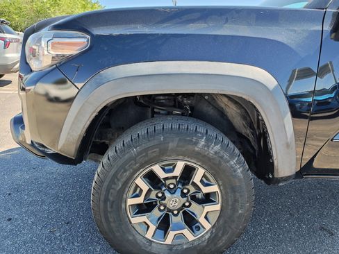 Used 2021 Toyota Tacoma TRD Off-Road w/ Technology Package AWD/4WD image 10