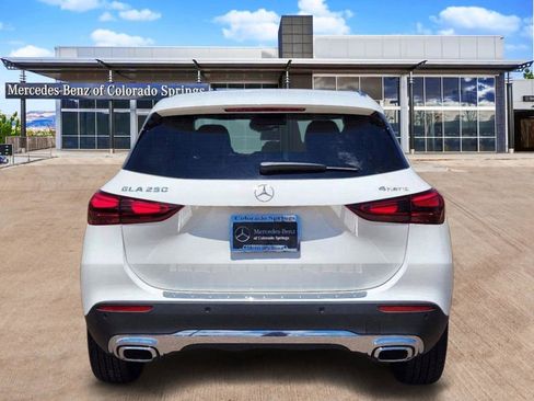 Used 2025 Mercedes-Benz GLA 250 4MATIC image 6
