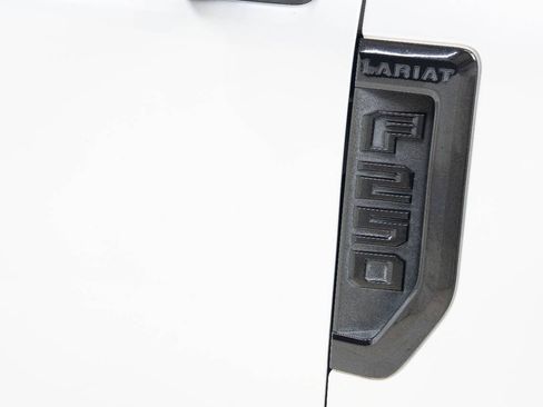 Used 2019 Ford F250 Lariat image 17