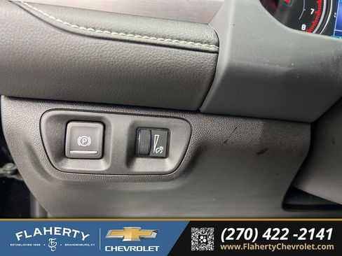 Used 2023 GMC Acadia SLE w/ Driver Convenience Package image 24