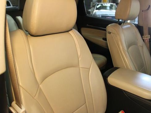 Used 2018 Buick Enclave Essence w/ Experience Buick Package AWD/4WD image 11