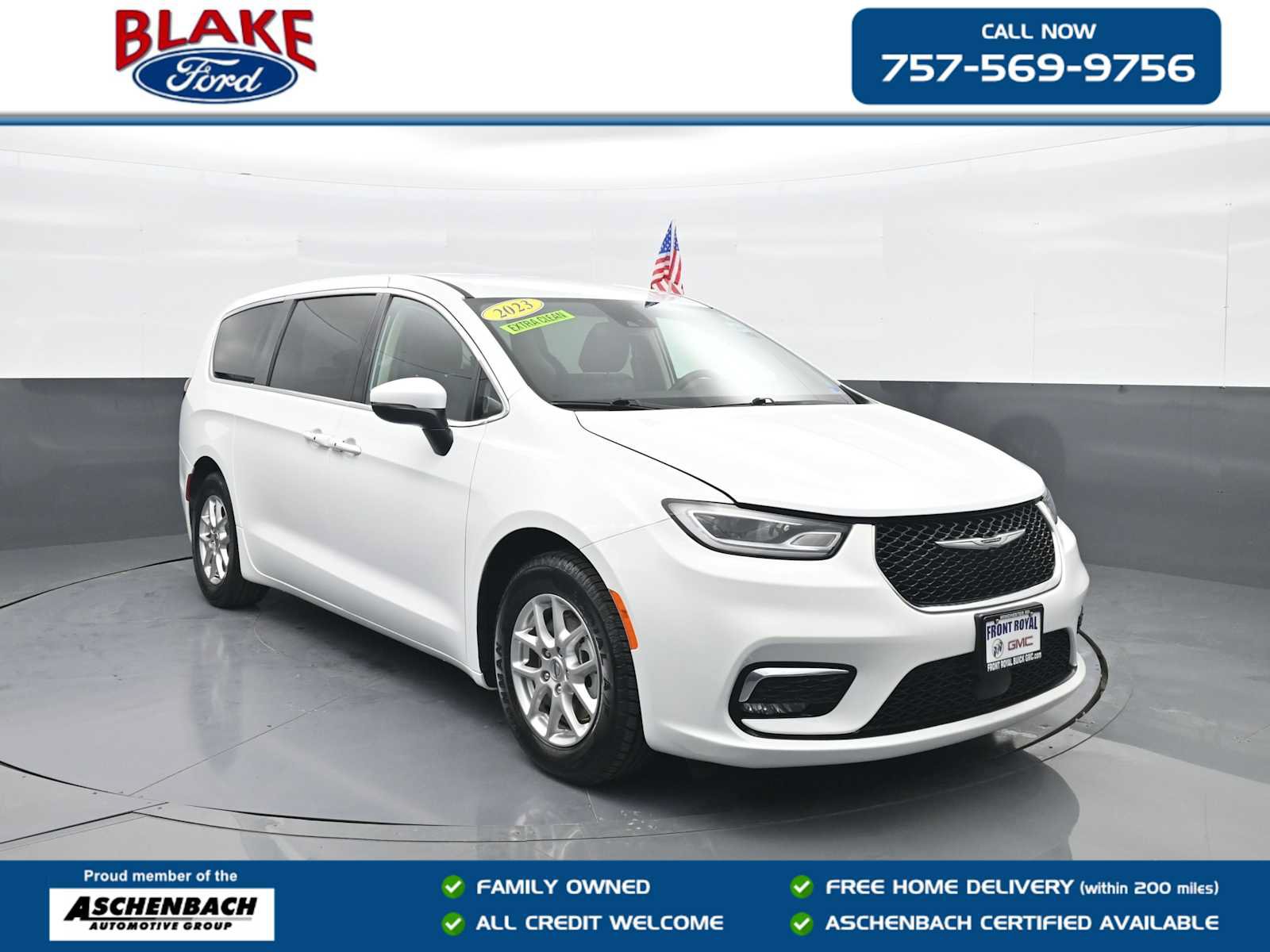Used 2023 Chrysler Pacifica Touring-L FWD image 1