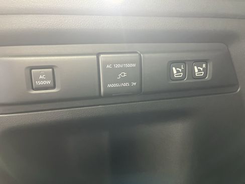 Certified 2025 MAZDA CX-70 Plug-In Hybrid w/ Premium Plus image 32