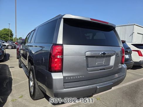 Used 2020 Chevrolet Suburban LT RWD image 2
