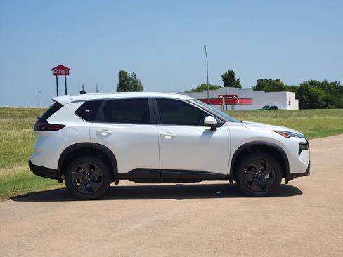 New 2026 Nissan Rogue SV w/ Cold Weather Package FWD image 7