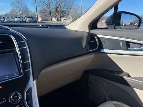 Used 2020 Lincoln Nautilus Premier w/ Equipment Group 101A image 26