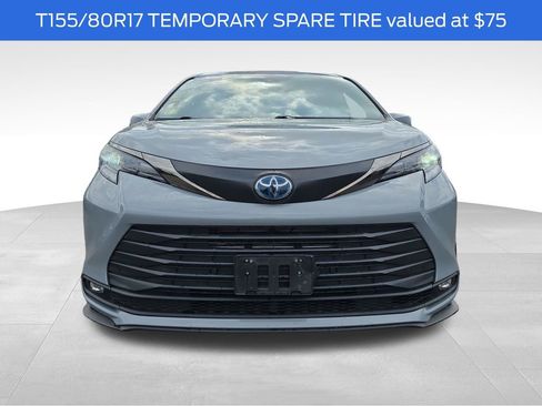 Used 2022 Toyota Sienna XLE Woodland Edition AWD/4WD image 3