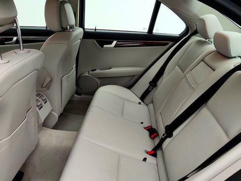Used 2013 Mercedes-Benz C 300 4MATIC Sedan image 21