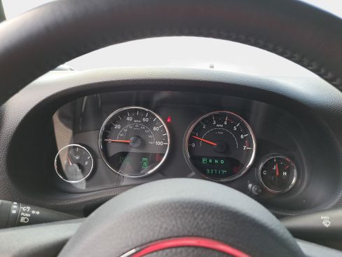 Used 2018 Jeep Wrangler Unlimited Sport S AWD/4WD image 18
