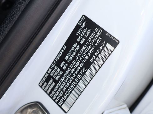 Certified 2023 Porsche Macan Turbo AWD/4WD image 31