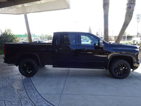 New 2026 Chevrolet Silverado 3500 High Country w/ High Country Premium Package AWD/4WD image 9