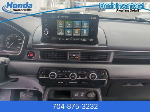 Used 2023 Honda Pilot EX-L image 17