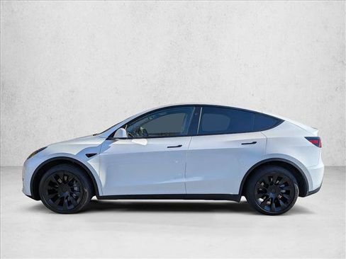 Used 2025 Tesla Model Y Long Range image 9