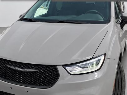 Used 2023 Chrysler Pacifica Touring-L w/ S Appearance Package