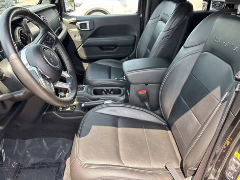 Used 2021 Jeep Wrangler Unlimited Sahara w/ Cold Weather Group AWD/4WD image 15