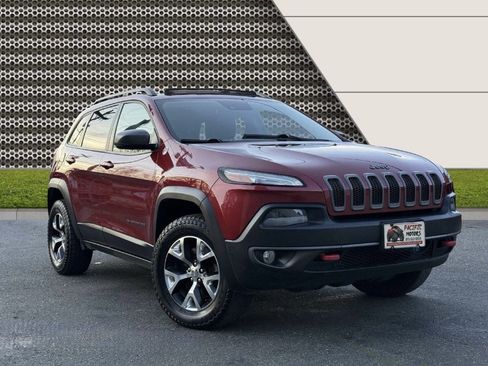 Used 2014 Jeep Cherokee Trailhawk w/ Technology Group image 2