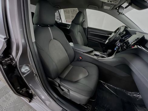 Used 2022 Toyota Camry LE image 30