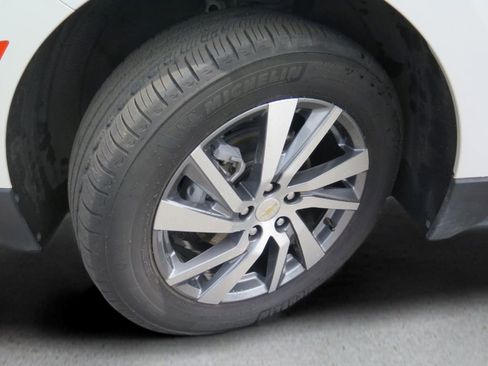 Used 2024 Chevrolet Equinox Premier AWD/4WD image 25